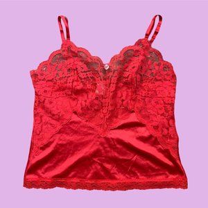 RETRO ROMANTIC VAMPY LACE CAMI